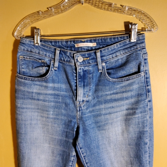 Levi's 721 High Rise Skinny Red Tab Jeans - Picture 3 of 6